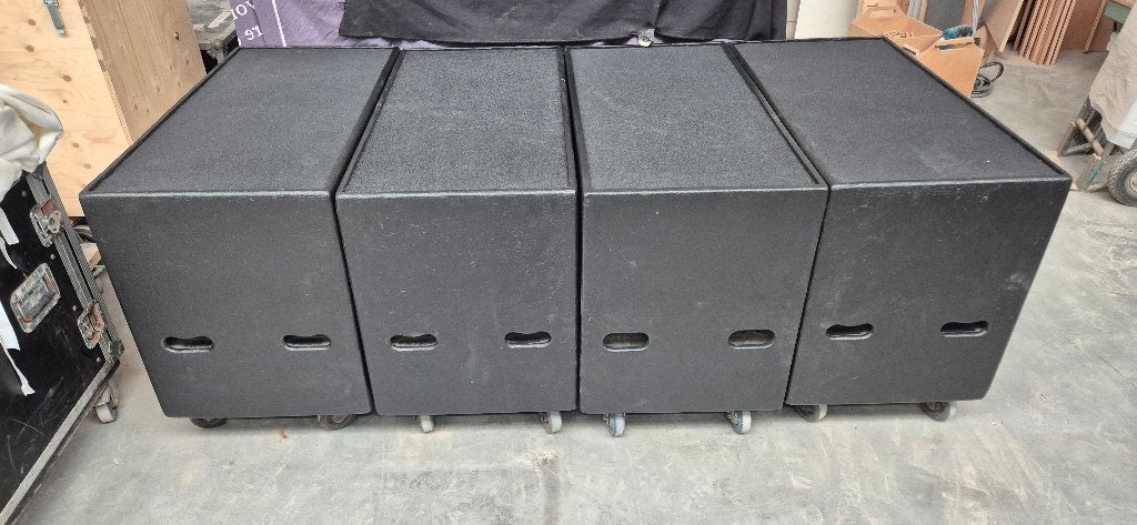 Subwoofers dubbel 18 inch beyma rcf 18 sound, Gebruikt, Subwoofer, Ophalen, 150 watt of meer