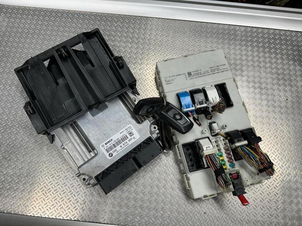 startset bmw 3 serie f30/f31 ECU+BCM+ sleutels 8 573 257, Ophalen of Verzenden, Gebruikt, BMW