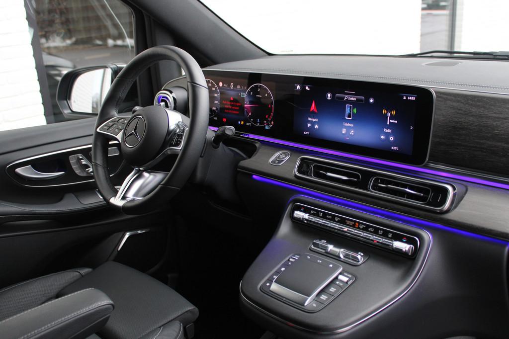 Mercedes-Benz V-Klasse 300d / DC / AMG / Elec Stoelen / 360, Automaat, Achterwielaandrijving, 4 cilinders, Met garantie (alle)