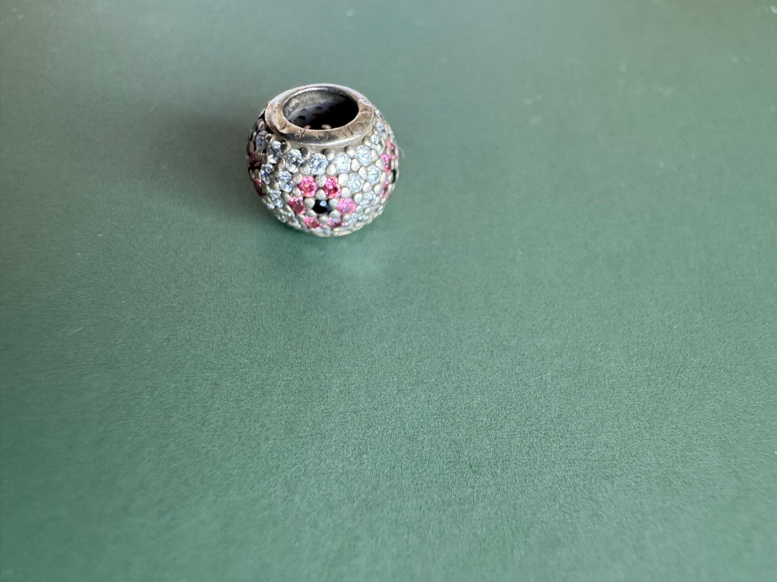 Pandora Zilveren bedel met strass steentjes, Overige merken, Ophalen of Verzenden, Zo goed als nieuw, 1 bedel