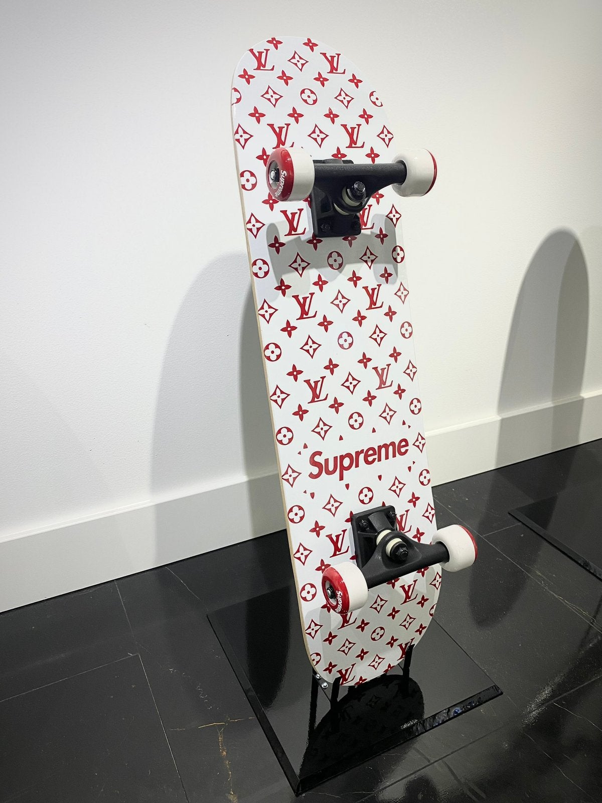 Skateboard supreme x LV, Ophalen of Verzenden, Zo goed als nieuw