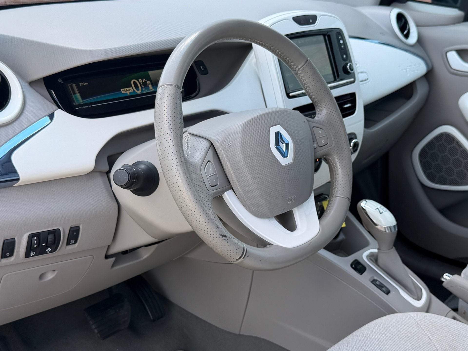 Renault ZOE Q210 Zen Quickcharge 22 kWh (ex Accu) - Noir Eto, Auto's, Stof, Gebruikt, 22 kWh, Grijs
