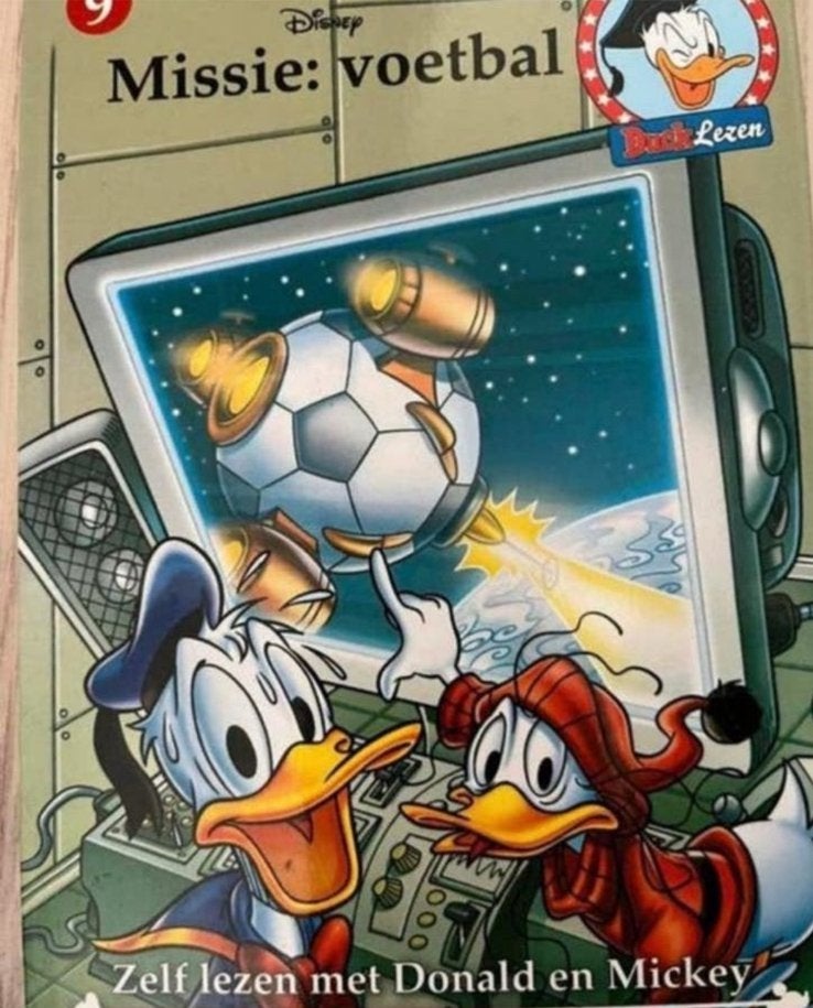Donald Duck boekje: Missie voetbal, Boeken, Stripboeken, Eén stripboek, Ophalen of Verzenden, Gelezen