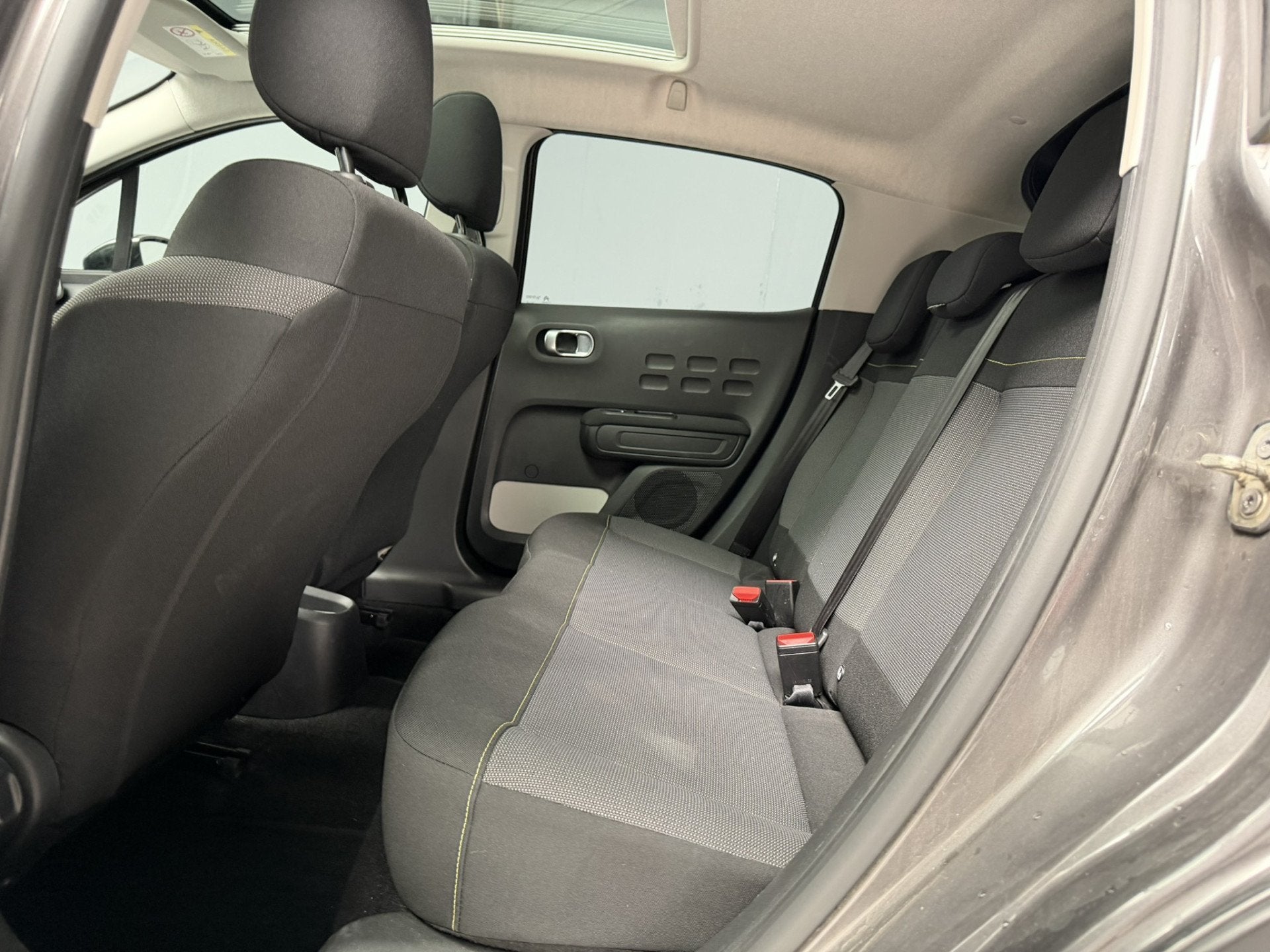 Citroën C3 1.2 PureTech S&S Shine GARANTIE|Automaat|Panoram, Auto's, Citroën, Stof, Gebruikt, 1199 cc, Bedrijf