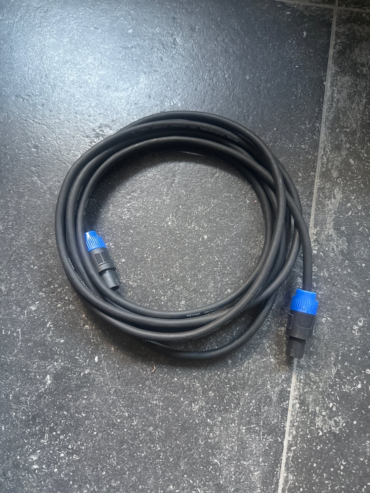 Devine Powercon Kabel 2x2,5mm² - Luidsprekerkabel, Audio, Tv en Foto, Ophalen of Verzenden, Zo goed als nieuw, 2 tot 5 meter, Luidsprekerkabel