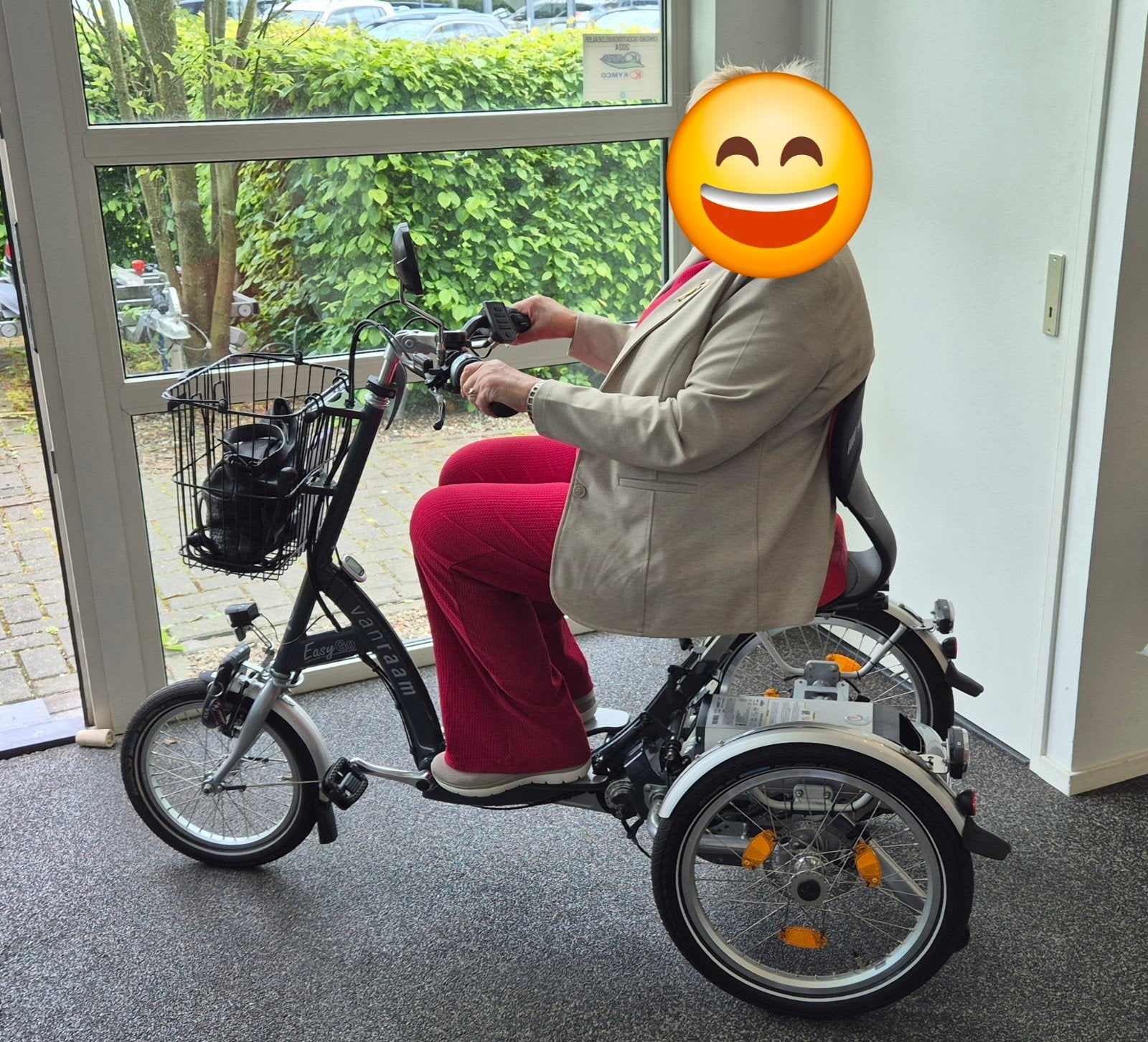 Van raam elektrische fiets/Scootmobiel, Fietsen en Brommers, Ophalen, Zo goed als nieuw