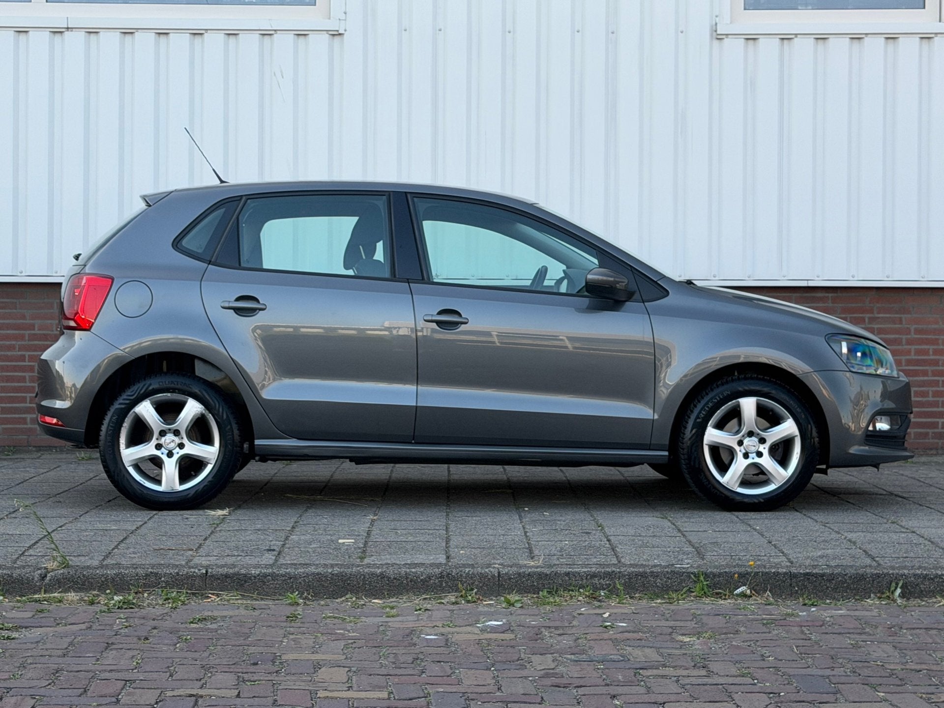 Volkswagen Polo 1.0 First Edition Airco Lage Km, Auto's, Euro 6, Bedrijf, Handgeschakeld, Start-stop-systeem
