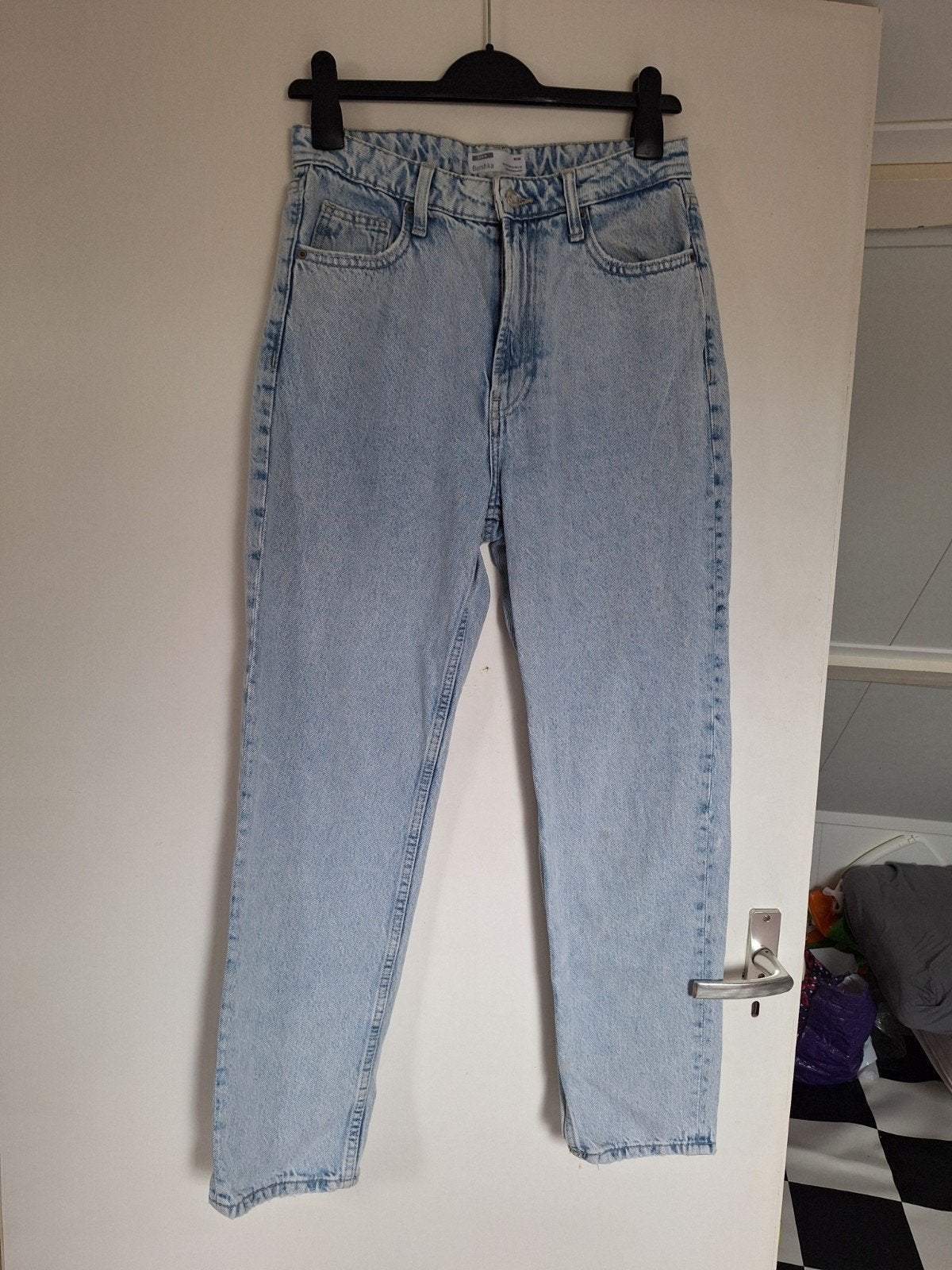 Bershka Mom Jeans - Lichtblauw, Maat EUR 38, Blauw, Zo goed als nieuw, W30 - W32 (confectie 38/40), Bershka