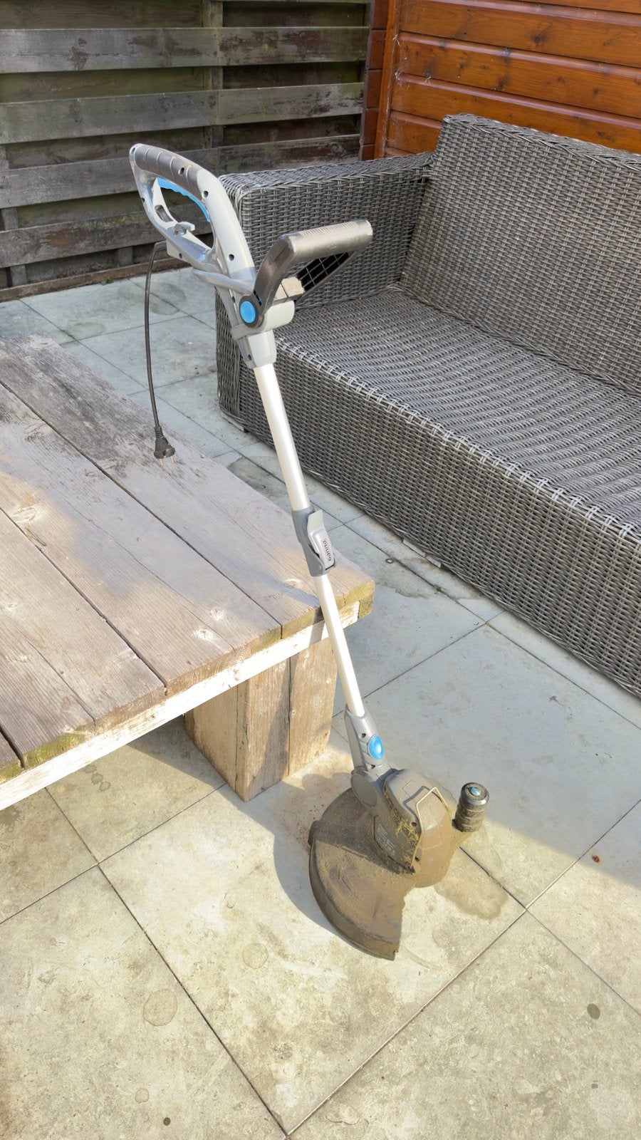 Elektrische grastrimmer - Zo goed als nieuw, Tuin en Terras, Grasmaaiers, Ophalen, Cirkelmaaier, Elektrische grasmaaier, Minder dan 30 cm