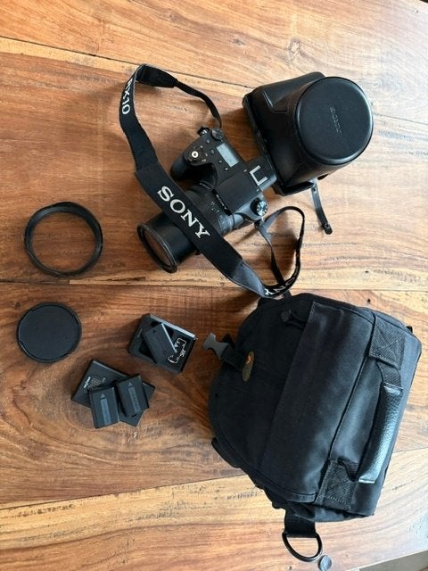 Sony RX10 IV | ZEISS 24-600mm | 4 Accu’s | Complete Set, Audio, Tv en Foto, Fotocamera's Digitaal, Ophalen, Kantelbaar/draaibaar scherm