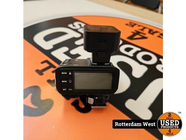 Godox X2tc + Godox X3c, 3com, Zo goed als nieuw, Support@3com.com, 1501 Page Mill Road
Palo Alto, CA 94304
United States