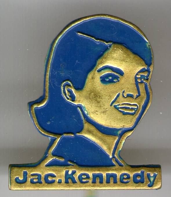 Jac. Kennedy blauw op koper speldje ( S_028), Verzenden, Zo goed als nieuw, Figuurtje, Speldje of Pin