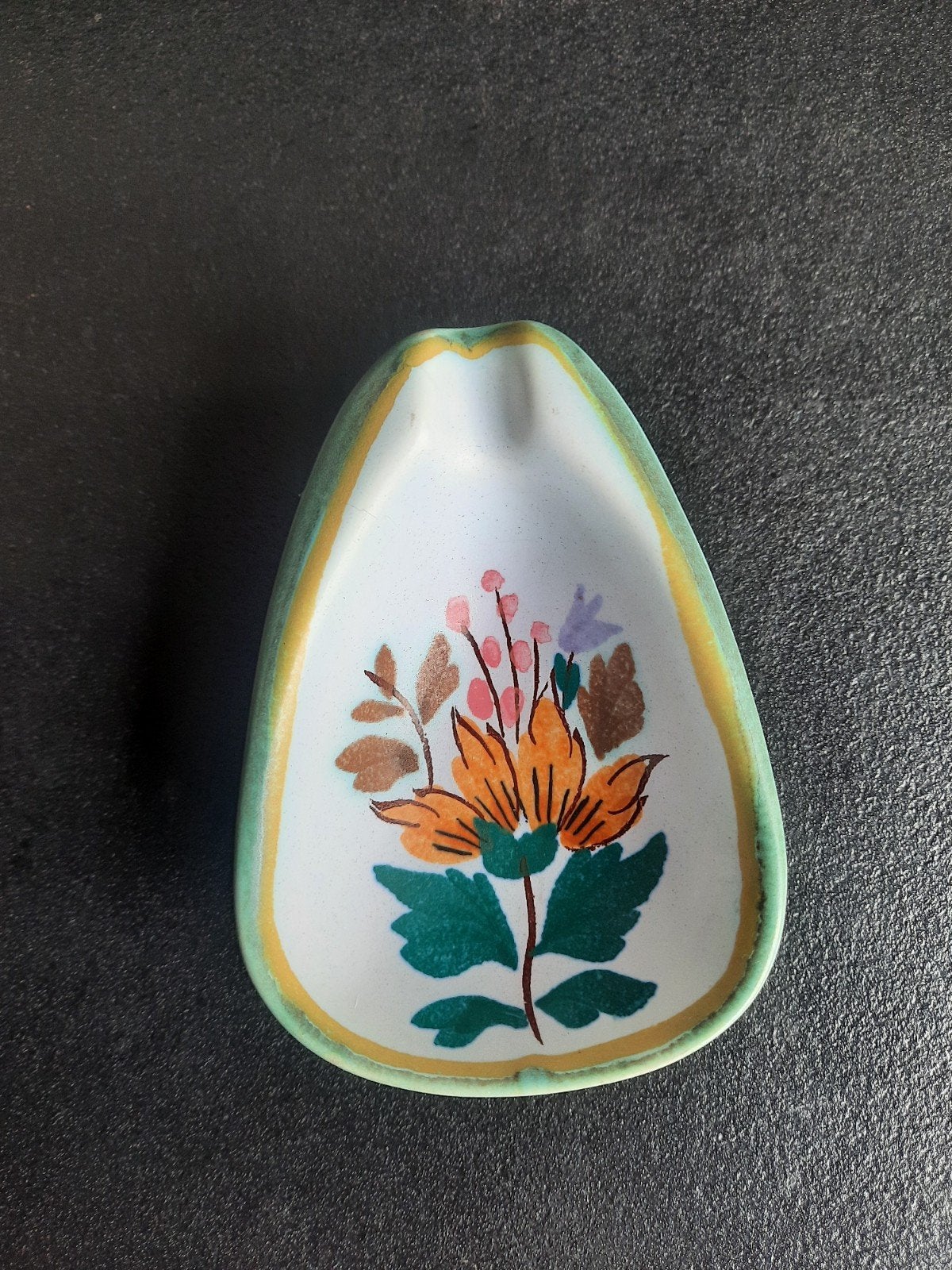 Flora Keramiek asbakje - sieradenschaaltje, Ophalen of Verzenden