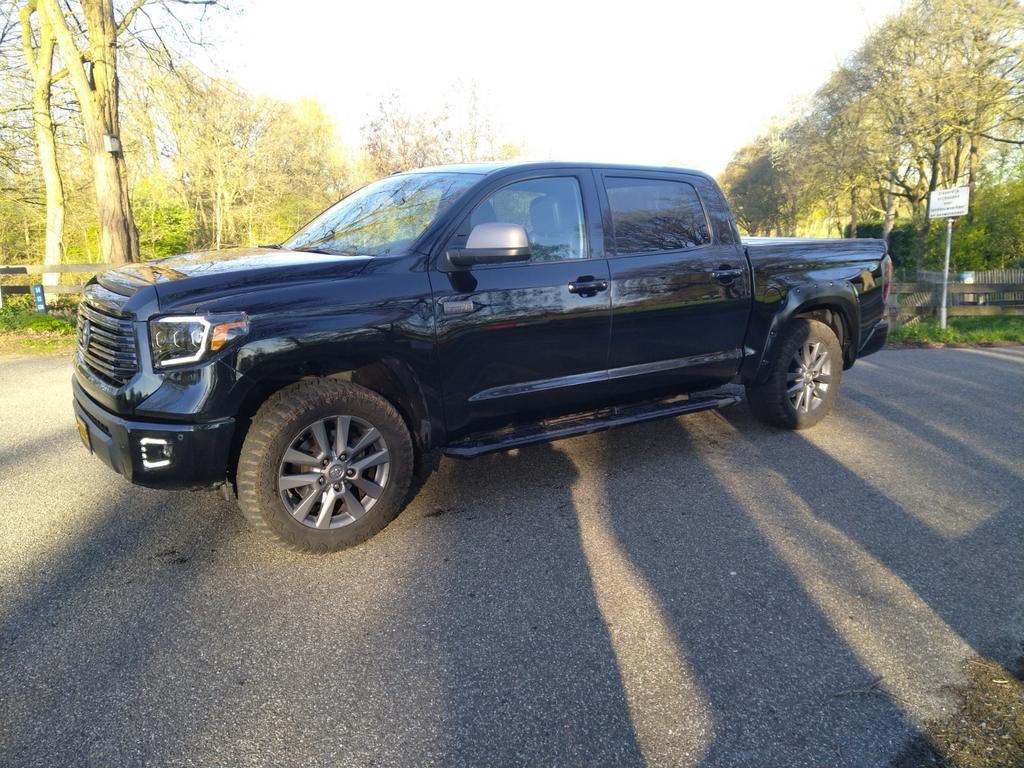 Toyota Tundra 2016 5.7 v8 4x4 CrewMax lpg bedrijfswagen, Auto's, Automaat, Zwart, Leder, Vierwielaandrijving