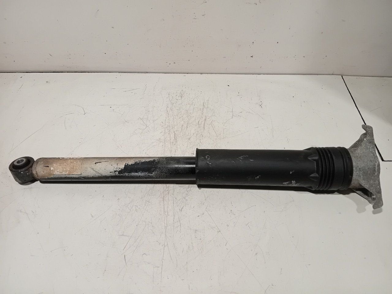 Schokbreker rechts achter Opel Astra, Onderdelen@venauto.nl, Van der Ven Autorecycling B.V., Gebruikt, Ettenseweg 76, 4706 PB Roosendaal, The Netherlands