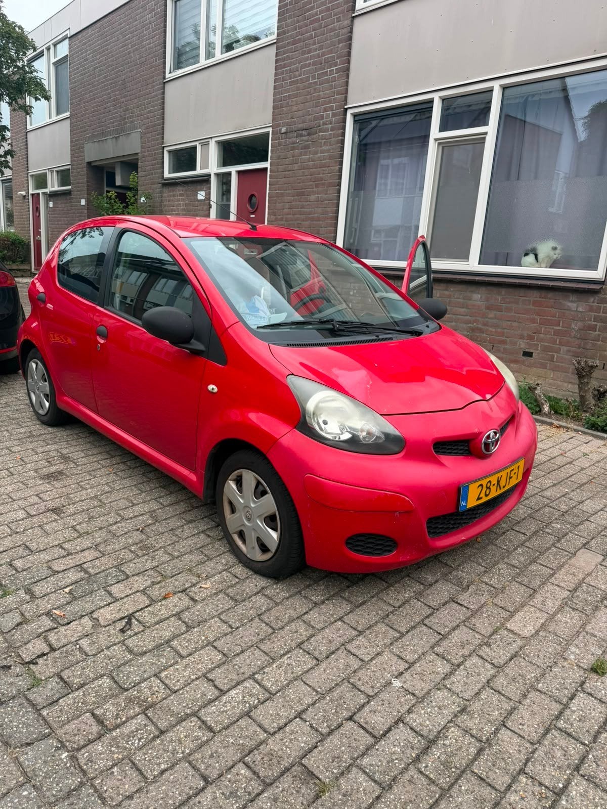 Toyota Aygo 1.0 12V Vvt-i 5DRS 2010 Rood, Voorwielaandrijving, 4 stoelen, 68 pk, Origineel Nederlands