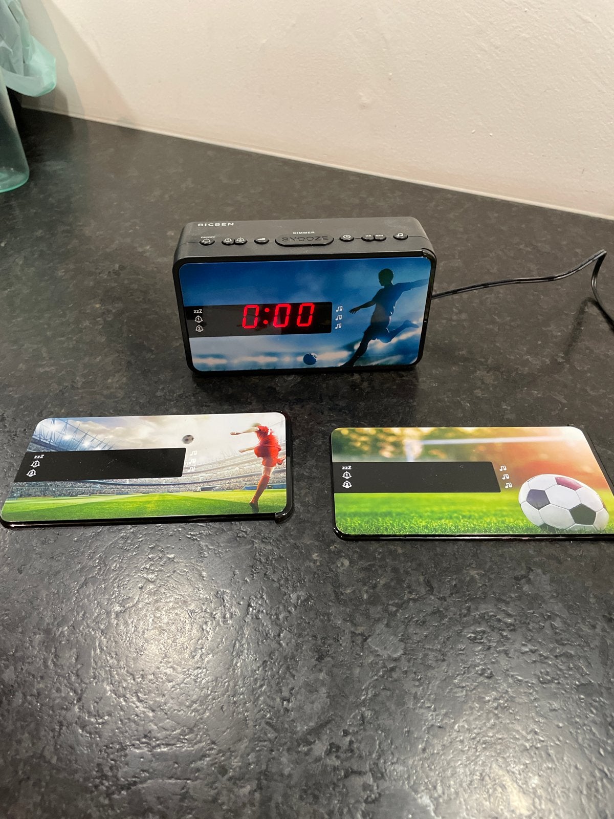 Bigben voetbal wekker met verwisselbare voorkanten, Ophalen of Verzenden, Zo goed als nieuw, Digitaal