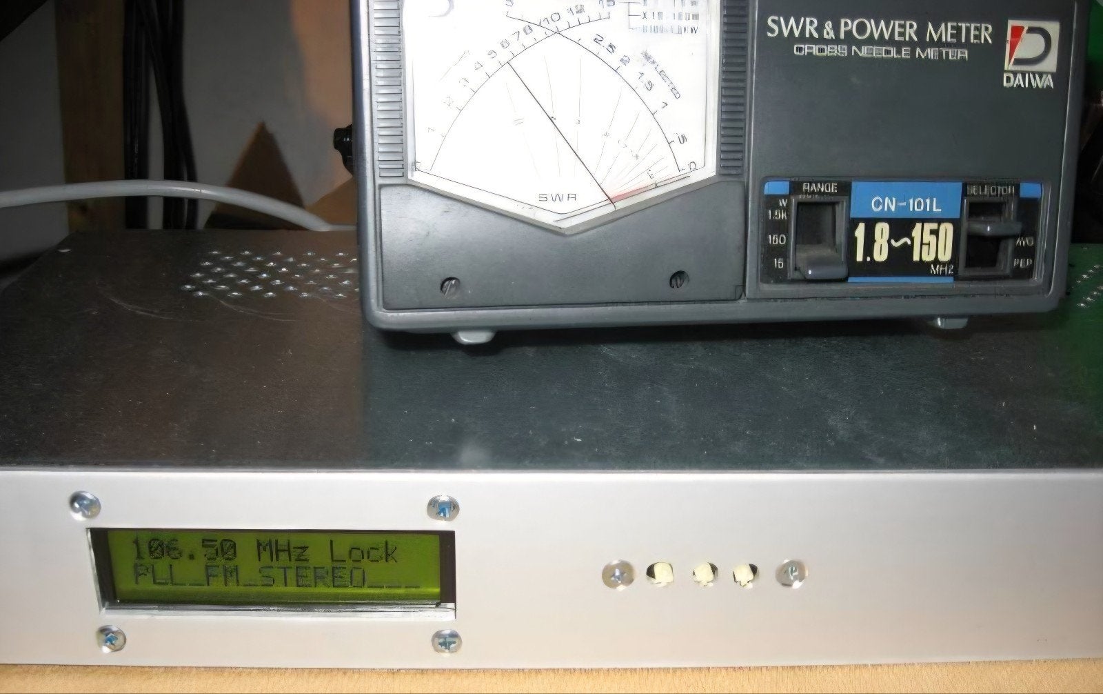 10watt PLL Fm stuurzender met tiptoetsen, Telecommunicatie, Ophalen of Verzenden, Zo goed als nieuw, Zender