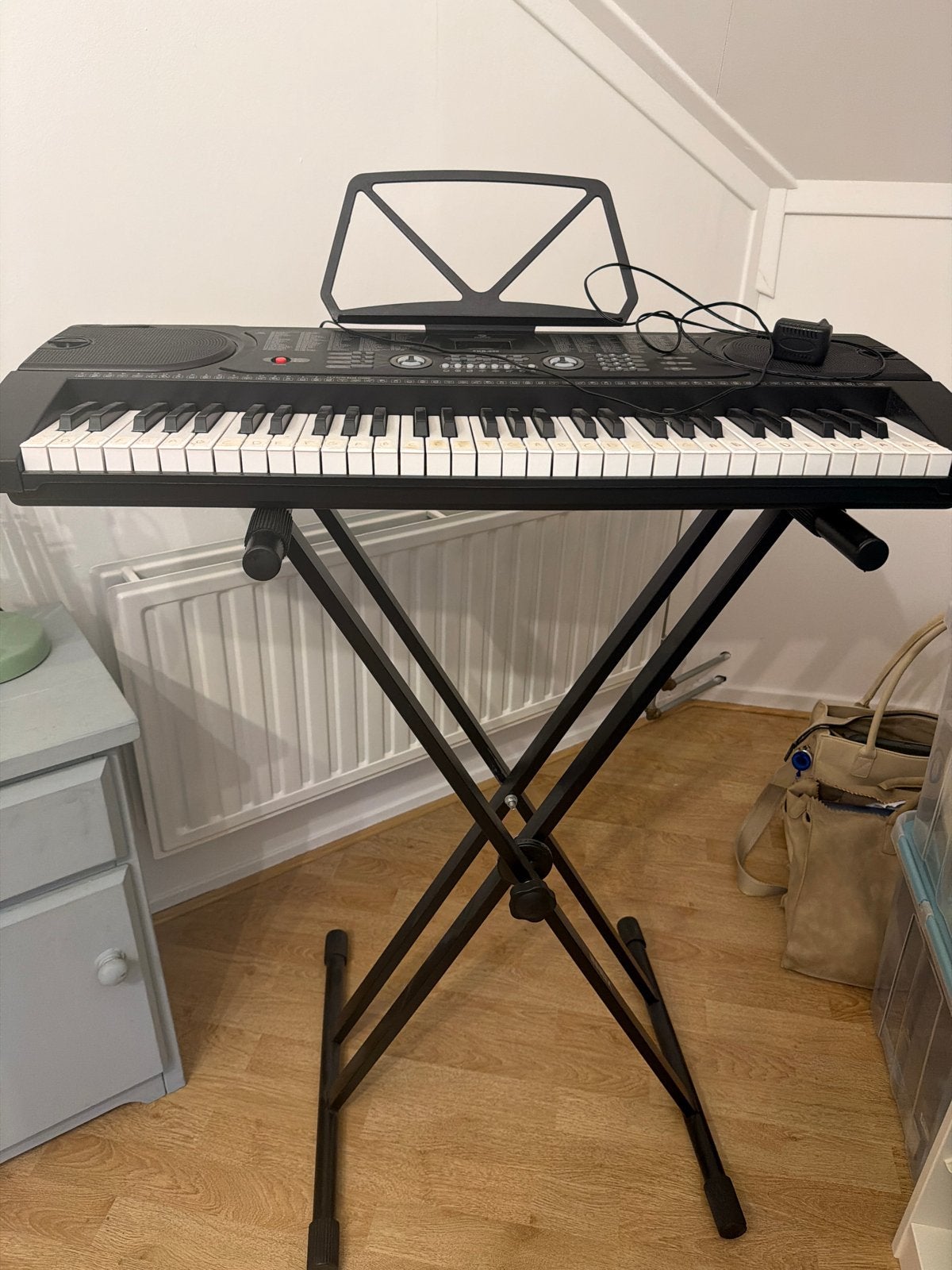 FKB-050 Keyboard met standaard, Aanslaggevoelig, Ophalen, Overige merken, 61 toetsen