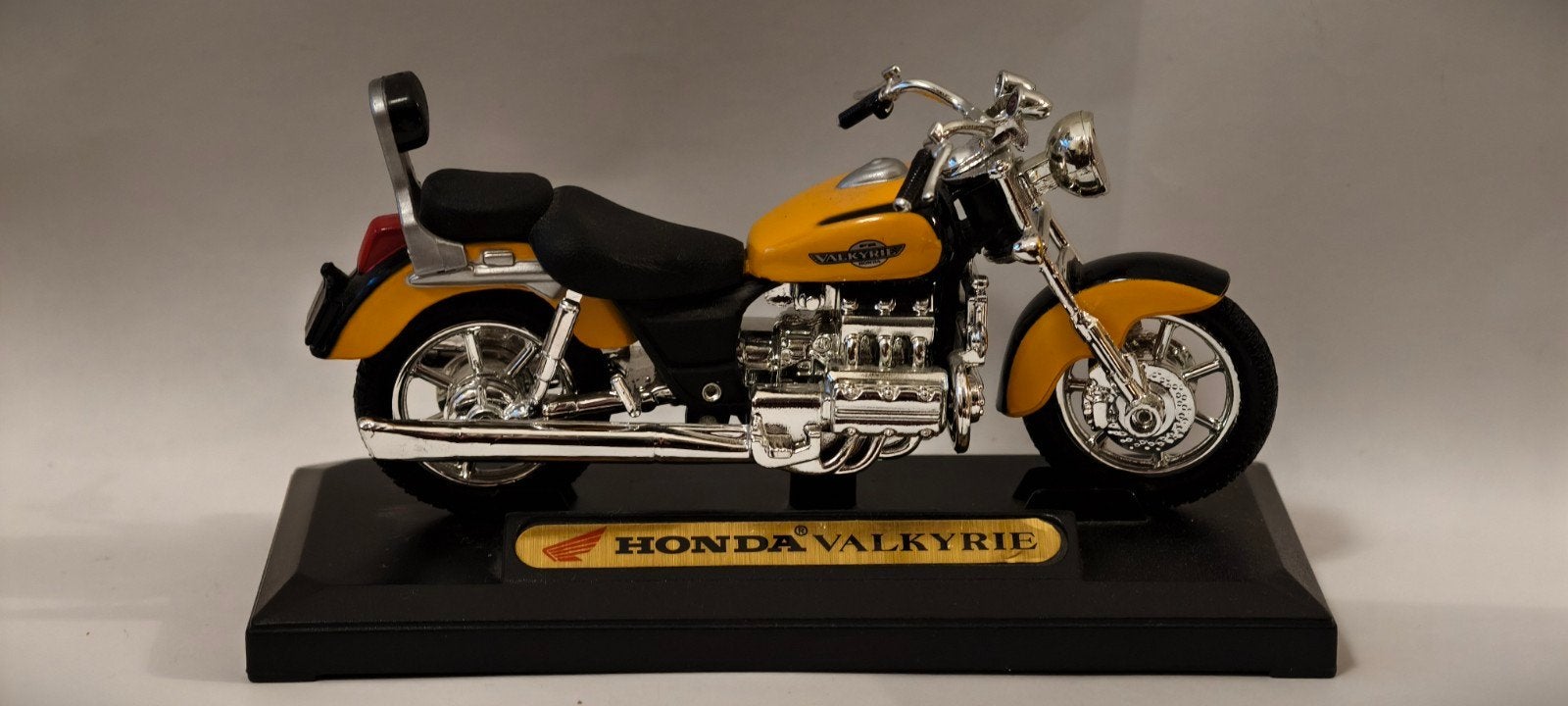 Honda Magna 50 Fifty Schaalmodel / Miniatuurmotor – Geel, Overige merken, 1:32 tot 1:50, Overige typen, Ophalen of Verzenden
