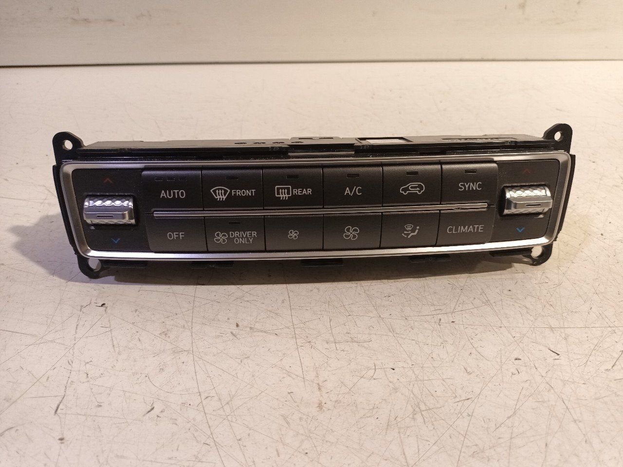 Bedieningspaneel kachel Hyundai Santa Fe, Onderdelen@venauto.nl, Van der Ven Autorecycling B.V., Gebruikt, Ettenseweg 76, 4706 PB Roosendaal, The Netherlands
