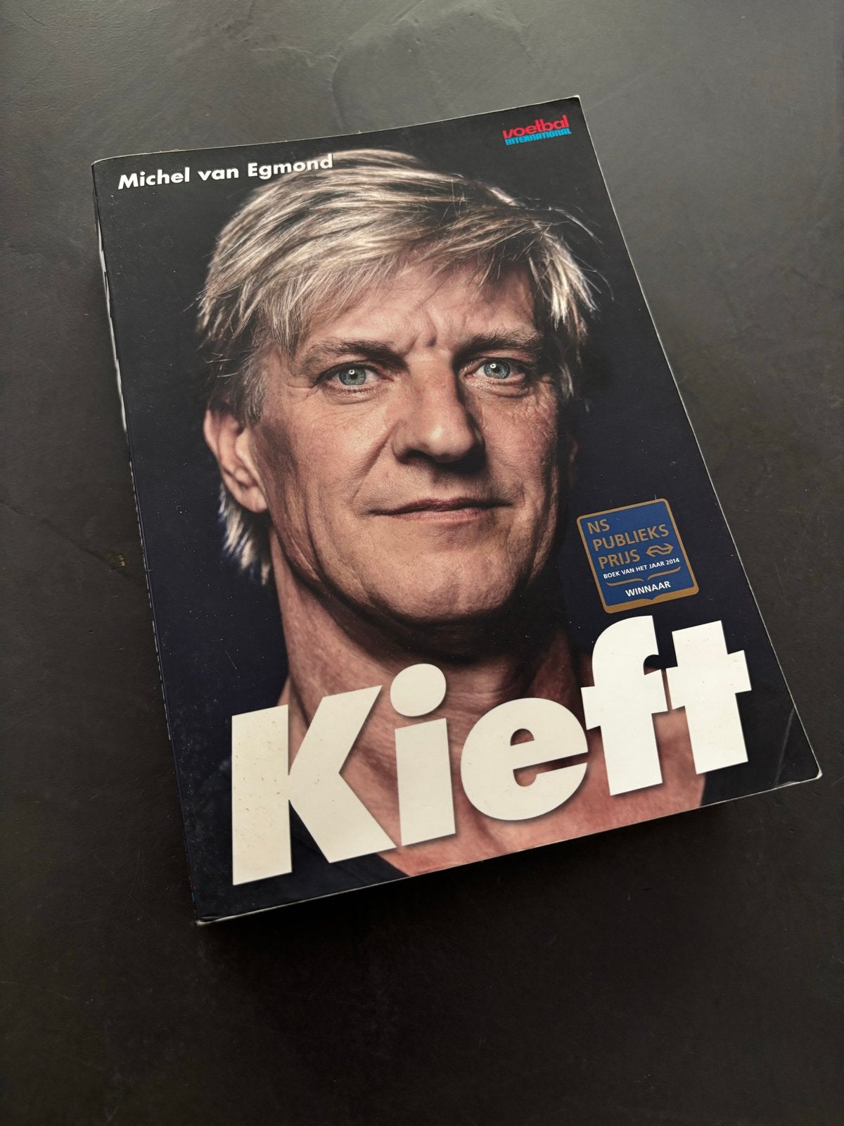 Kieft - Michel van Egmond (Voetbal International), Ophalen of Verzenden, Gelezen, Sport