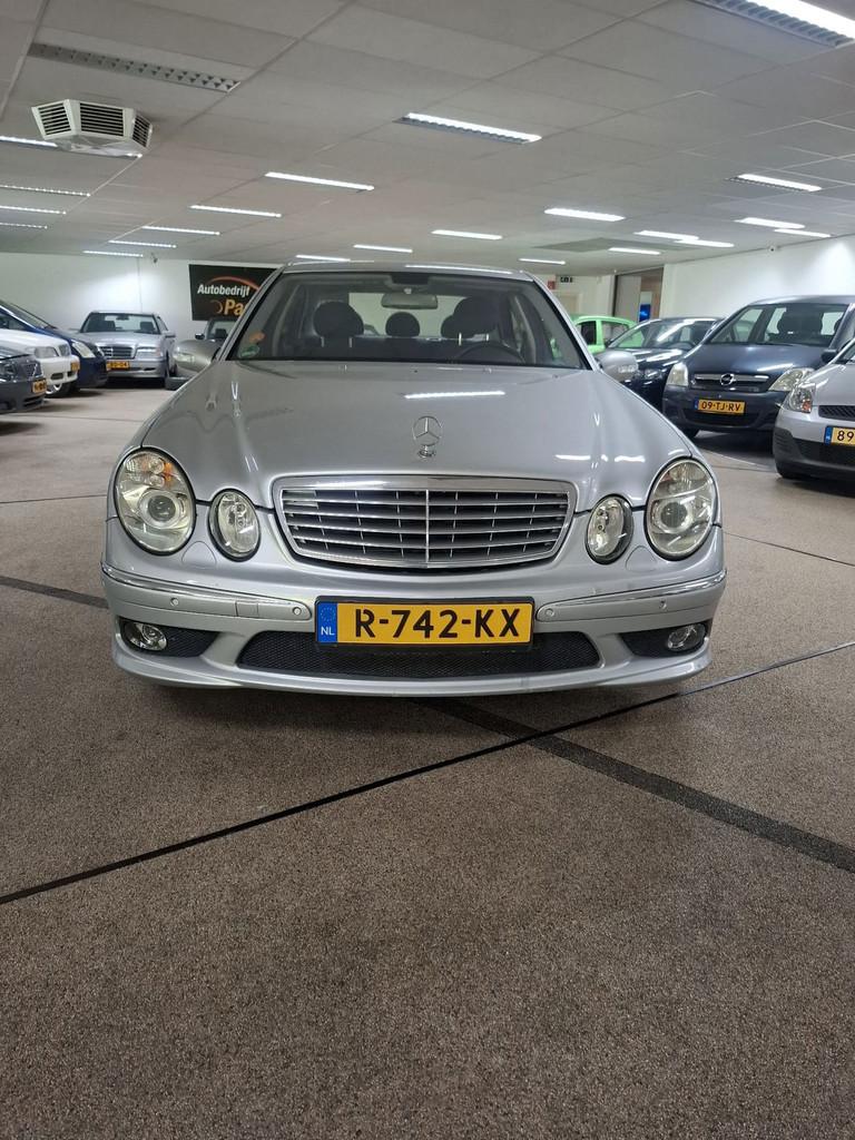 Mercedes-Benz E-klasse 350 Elegance 4-Matic zeer net en roes, Auto's, Mercedes-Benz, Automaat, Gebruikt, 1675 kg, Parkeersensor