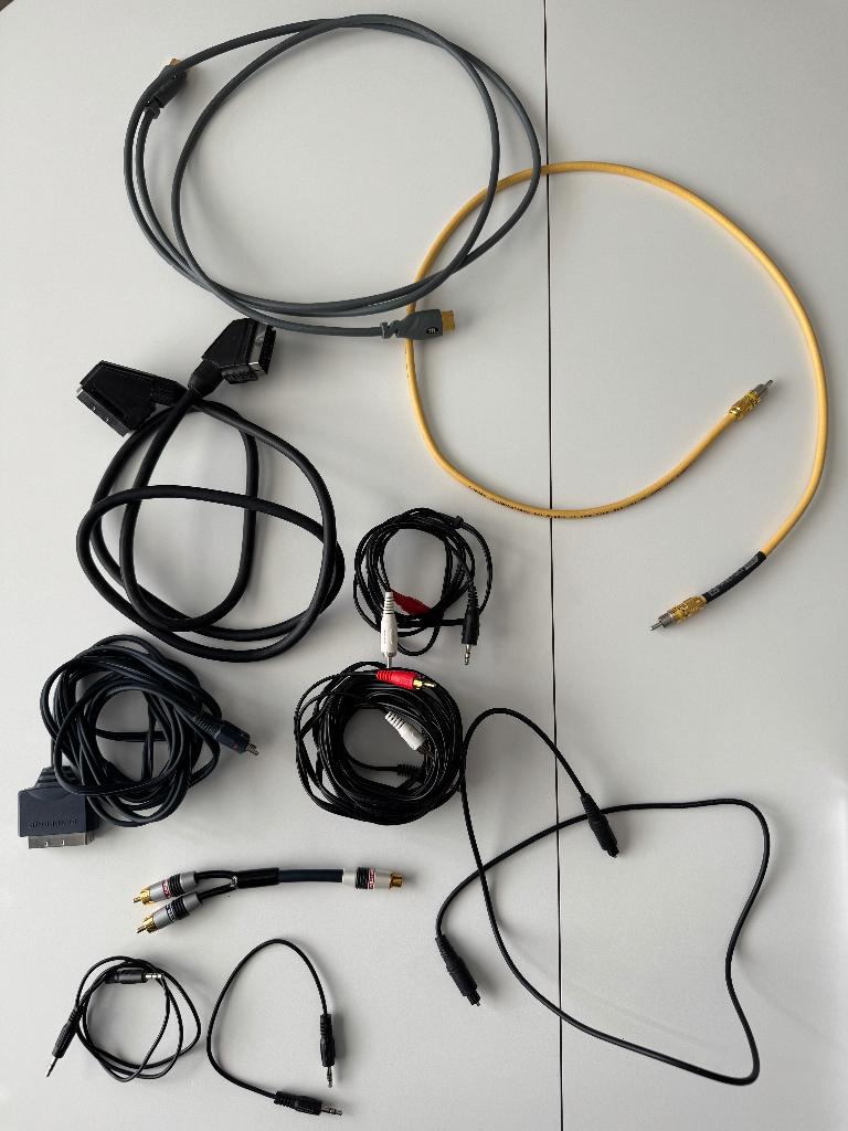 Kabels (audio, video, netwerk), connectoren, oordopjes, Ophalen, Gebruikt, Minder dan 2 meter, Overige kabels