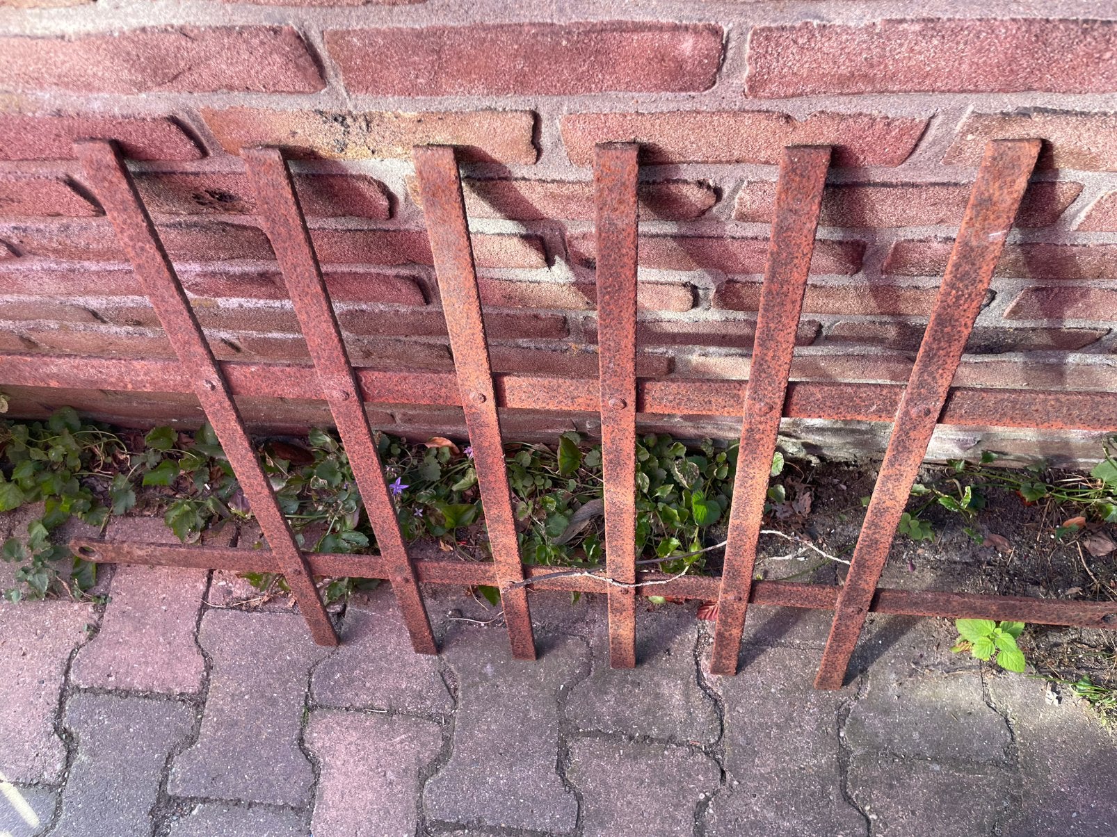 4 oude ijzeren hekjes, Tuin en Terras, Ophalen, Gebruikt, IJzer, Sierhekwerk