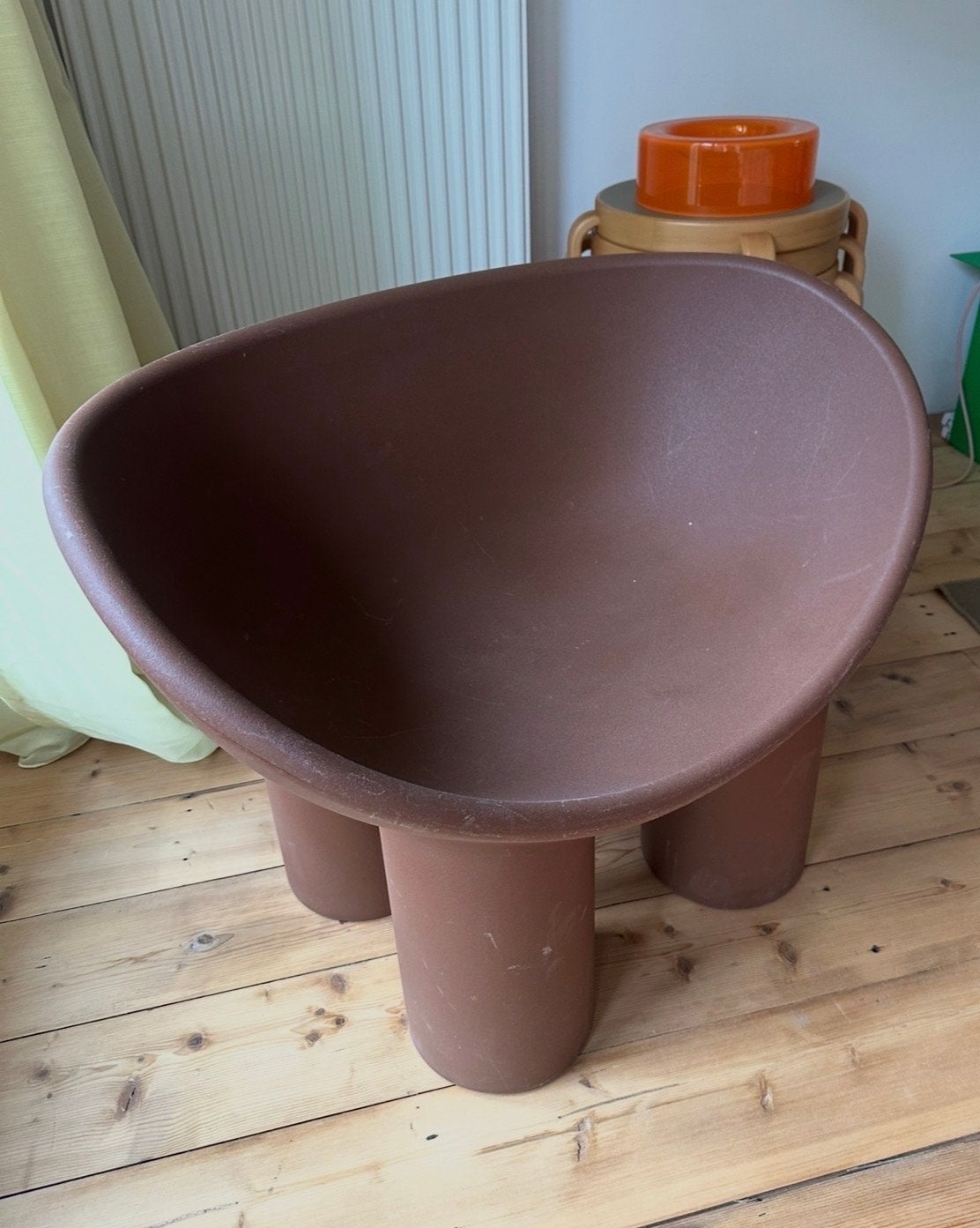 Driade Roly Poly stoel - bruin, gebruikte staat, Huis en Inrichting, Stoelen, Ophalen, Kunststof, Gebruikt, Bruin