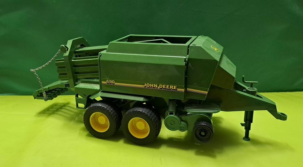 Bruder John Deere 690 Balenpers, Overige merken, Gebruikt, Ophalen of Verzenden, Groter dan 1:32