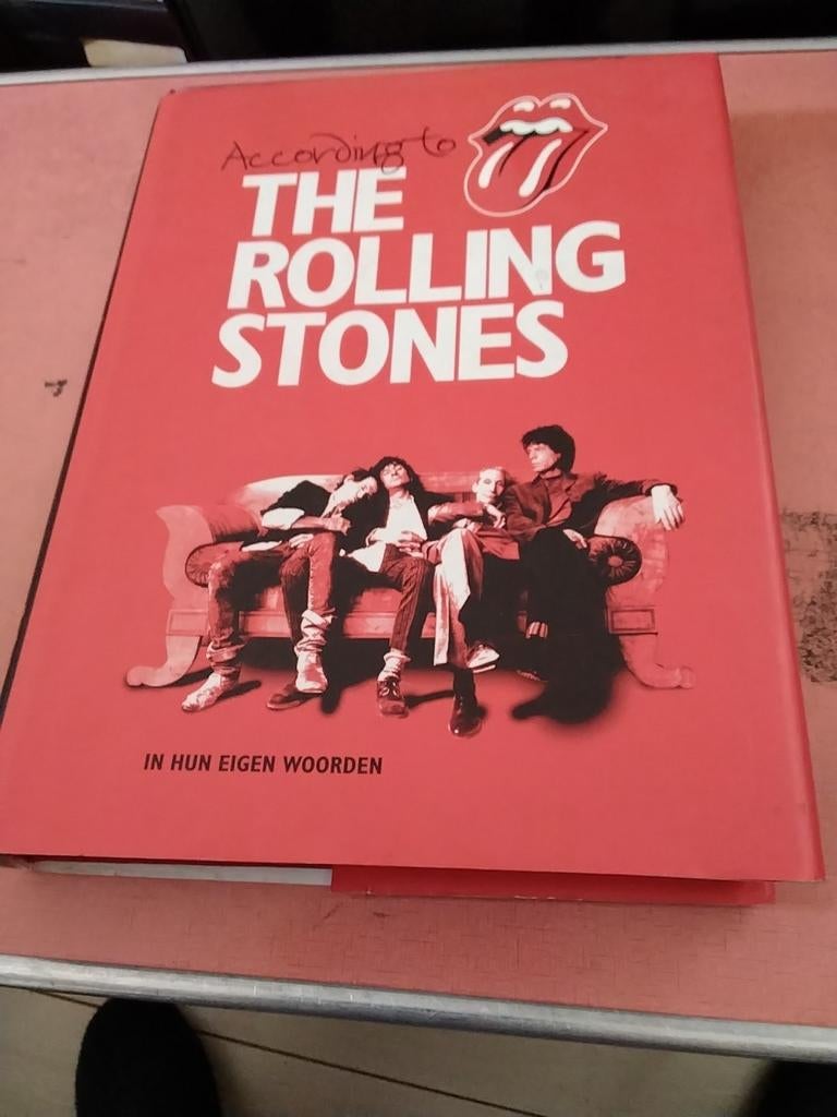 According to The Rolling Stones - zie omschrijving € 25, Ophalen of Verzenden, Gelezen