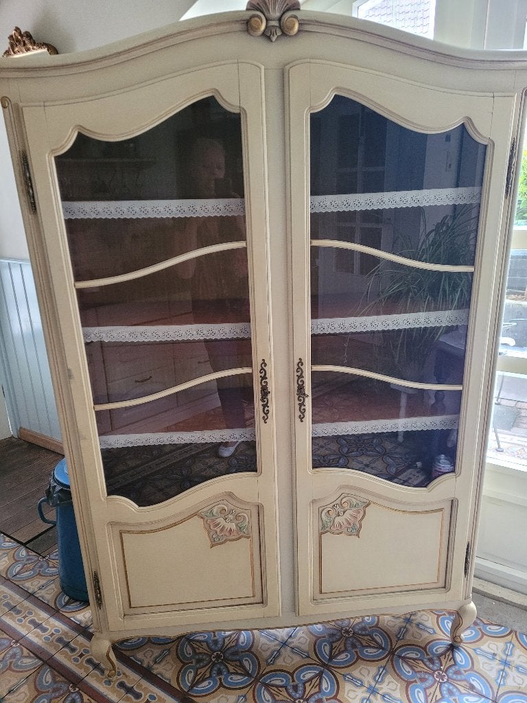 Vintage vitrinekast met 2 deuren, Ophalen, Heikant 21 Kaatsheuvel, Met deur(en), 100 tot 150 cm