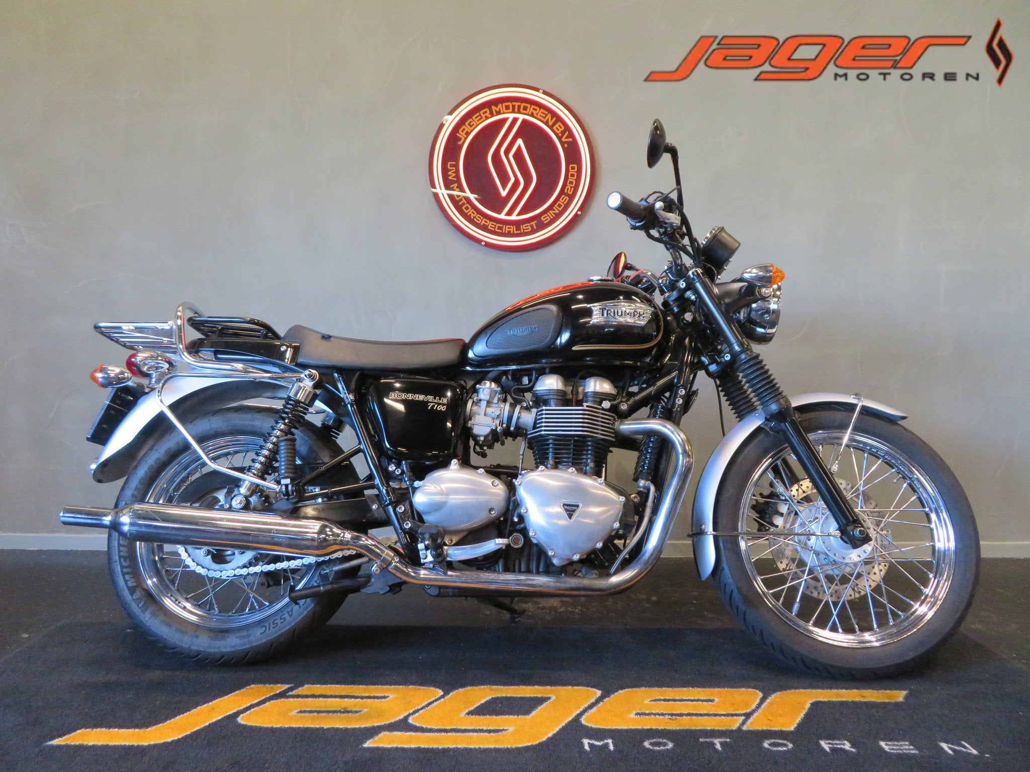 Triumph BONNEVILLE T 100 PERFECT! HISTORIE (bj 2017), Meer dan 35 kW, 865 cc, Naked bike, Gebruikt