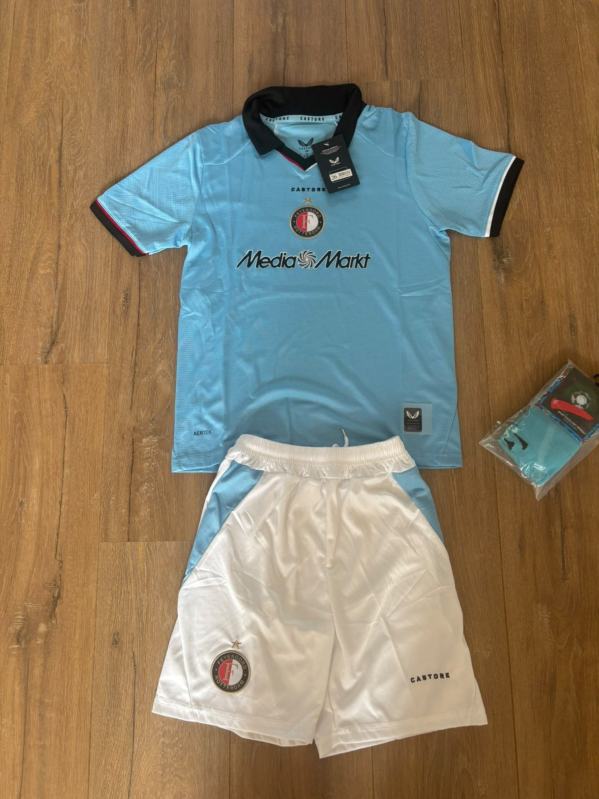 Feyenoord uit tenue kids 2026/2027, Maat XS of kleiner, Ophalen of Verzenden, Zo goed als nieuw, Set