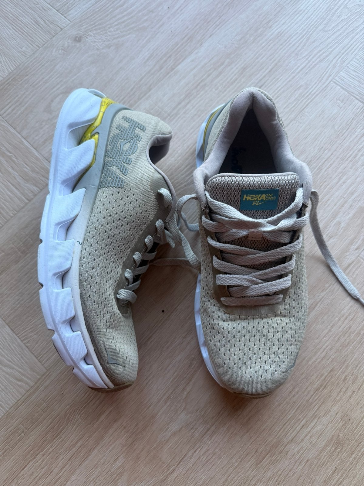 Hoka one one elevon sneakers maat 41 1/3., Ophalen of Verzenden, Sneakers of Gympen, Info@hoka.nl, Gedragen