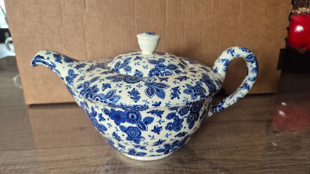 Theepot uit servies ' Beatrix ', Keramiek, Overige typen, Ophalen of Verzenden, Zo goed als nieuw
