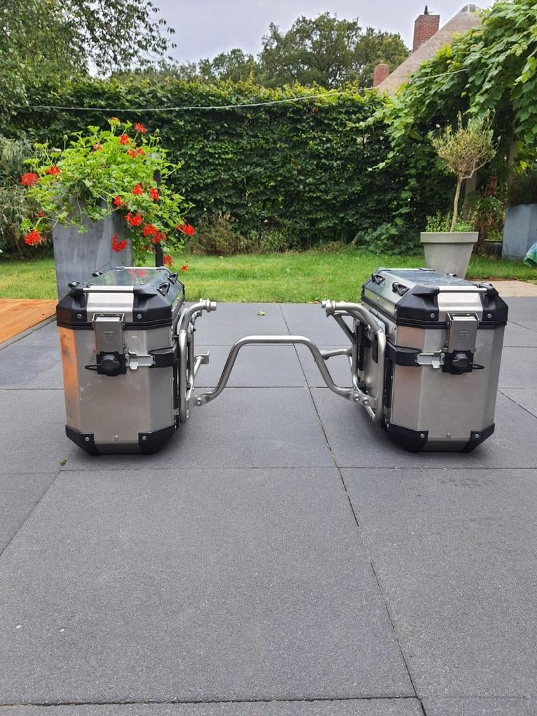 Triumph Tiger 1200 Aluminium Zijkoffers, Ophalen