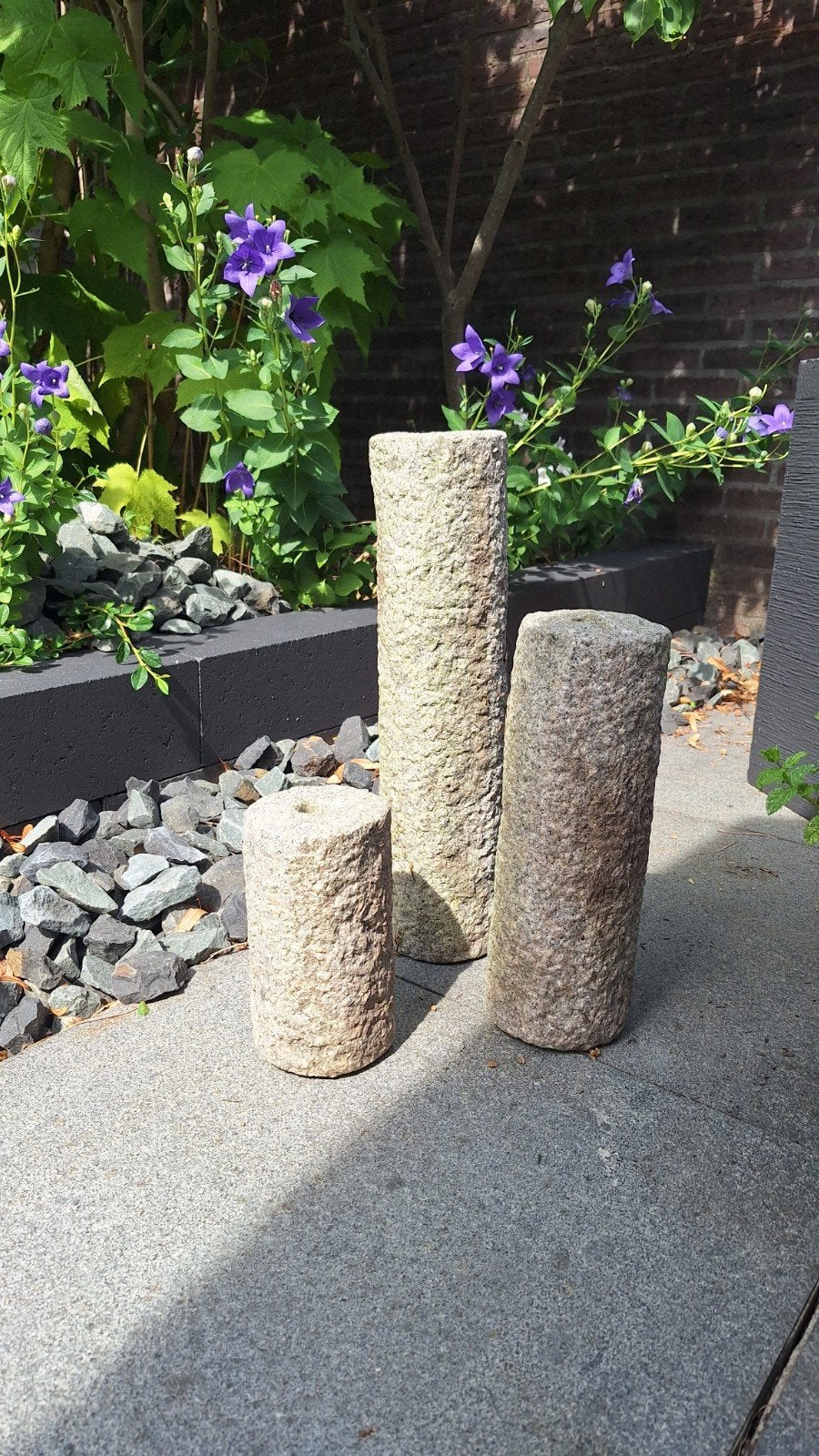 Waterornament bestaande uit drie granieten zuilen, Ophalen of Verzenden, Waterornament