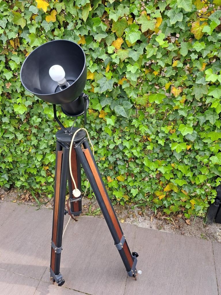 Industriële driepoot lamp, Ophalen, Gebruikt, Hout, 150 tot 200 cm