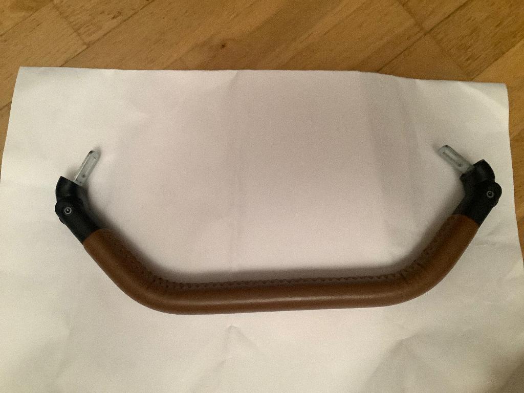 Mutsy Nio kinderwagen veiligheidsbeugel buggy beugel, Ophalen, Zo goed als nieuw