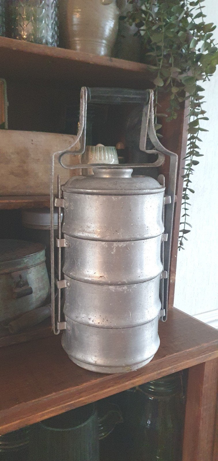 oude verweerde aluminium  etensdrager met 4 bakjes, Ophalen of Verzenden, Gebruikt, Metaal