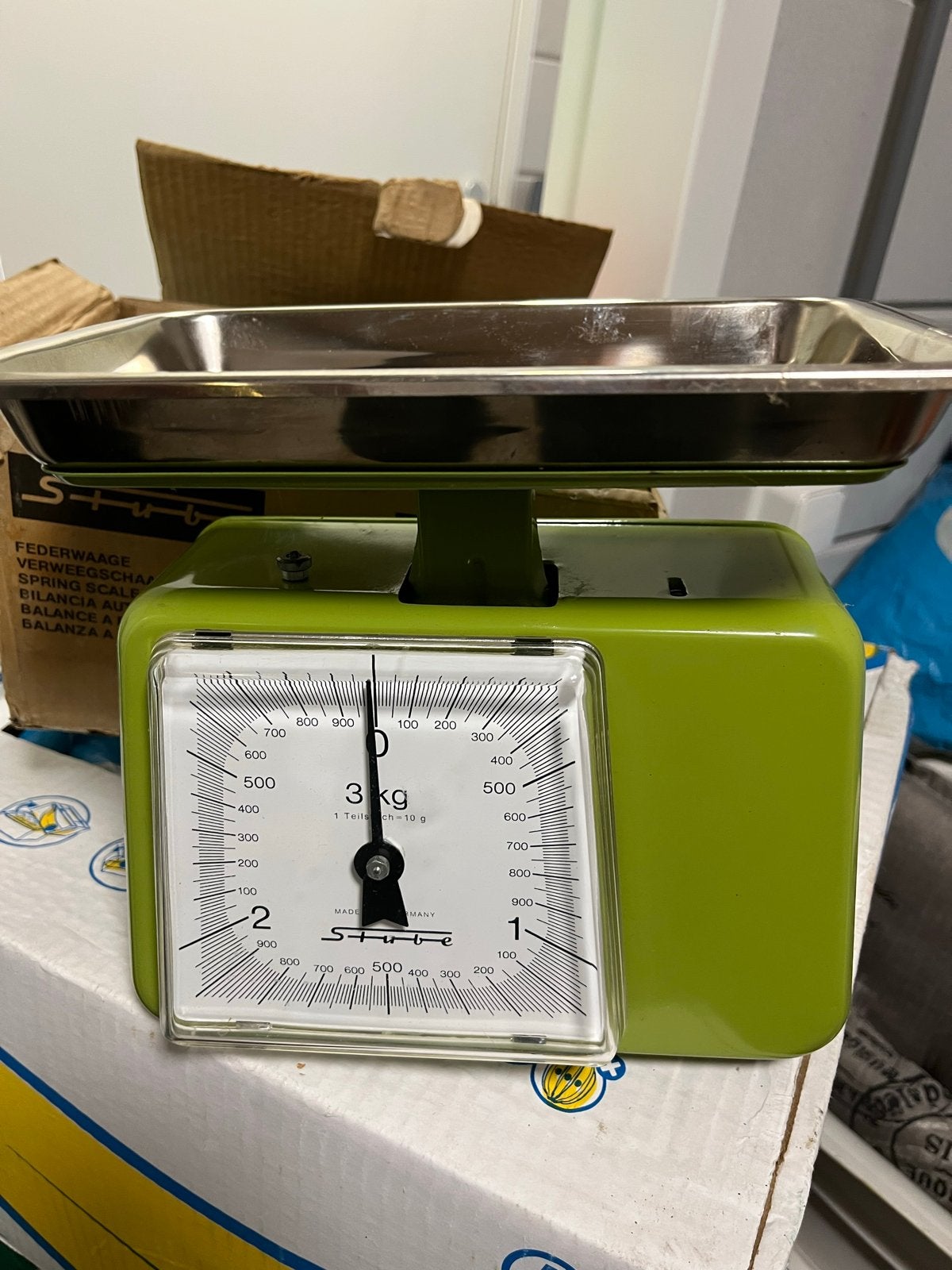 Nieuw in doos retro keukenweegschaal - Stube 3kg, Ophalen, Minder dan 10 kg, Keukenweegschaal, Nieuw