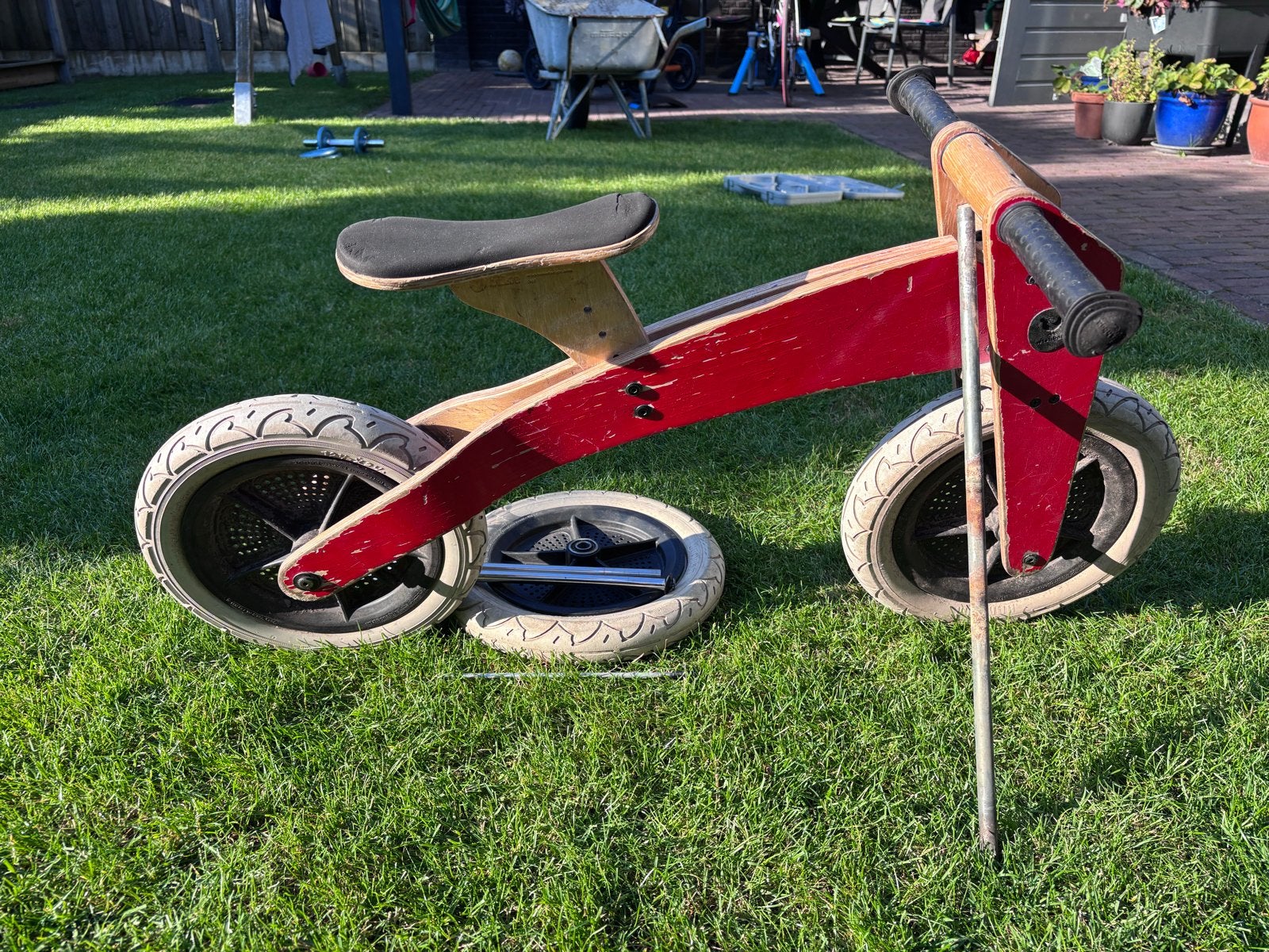 WIshbone Houten loopfiets - rood met zwart zadel, Ophalen, Gebruikt, Minder dan 16 inch