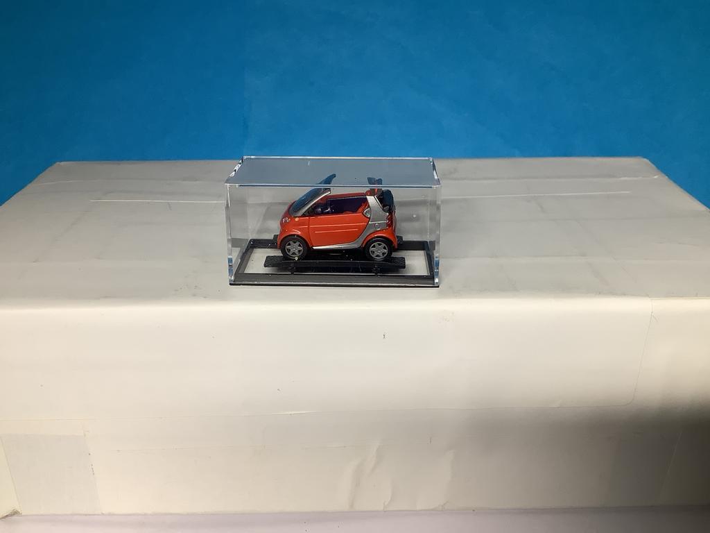 Smart cabrio schaalmodel - rood grijs, Hobby en Vrije tijd, Ophalen of Verzenden, Nieuw, Auto, Overige merken