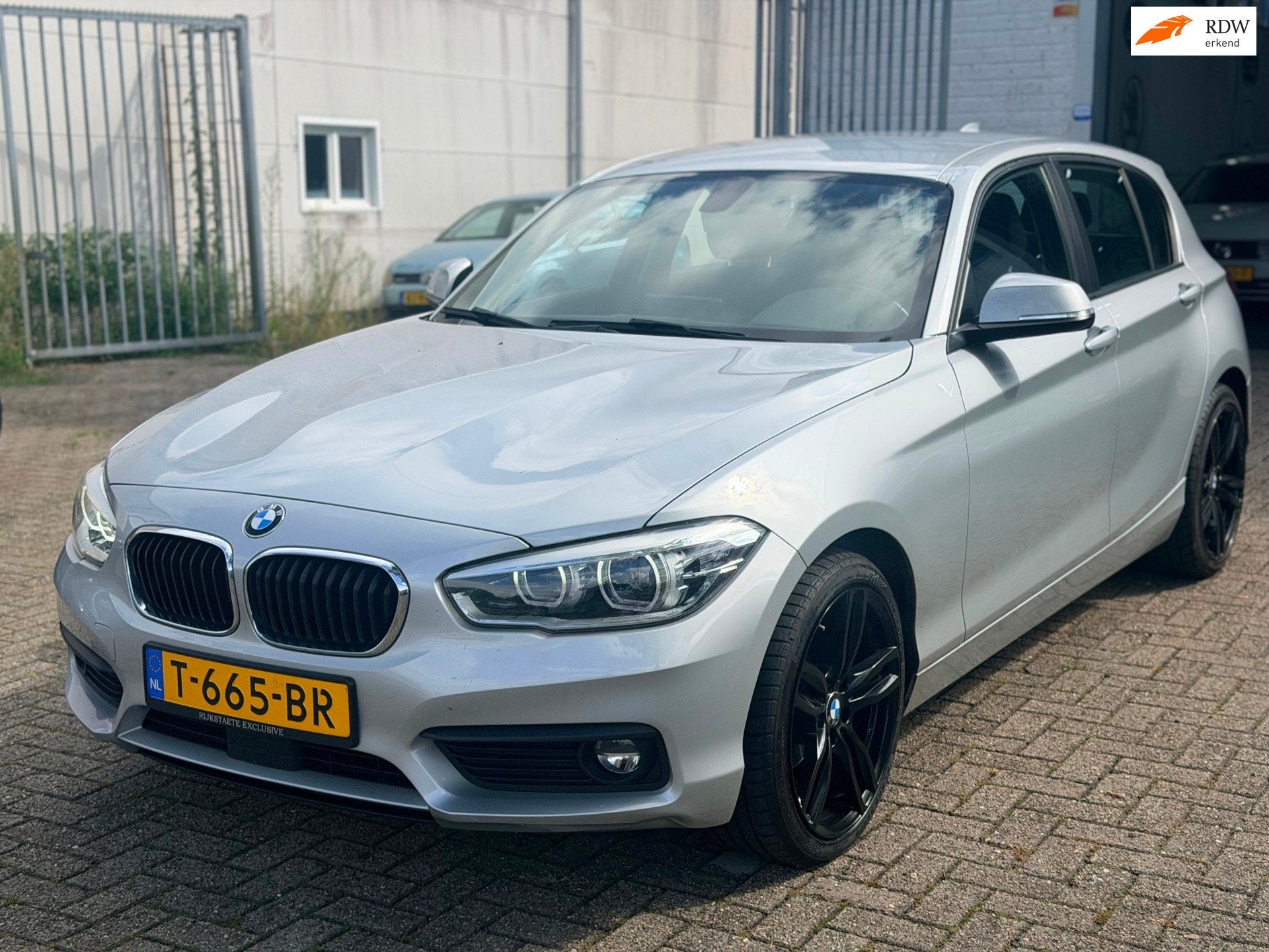 BMW 1-serie 118i Corporate Lease BJ: 2017 Xenon ACC lineAssi, Gebruikt, Bedrijf, 650 kg, 3 cilinders