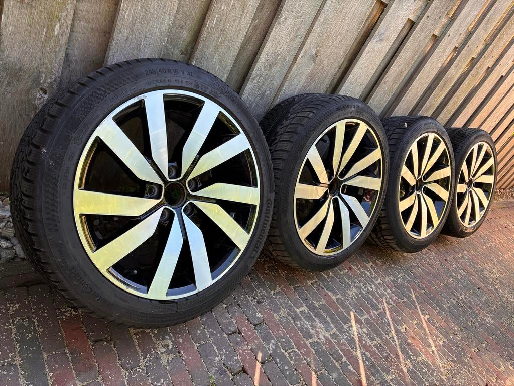 VW Marseille velgen R-line - Goede winterset 245/40 R18, Auto-onderdelen, Banden en Velgen, Banden en Velgen, Winterbanden, 18 inch