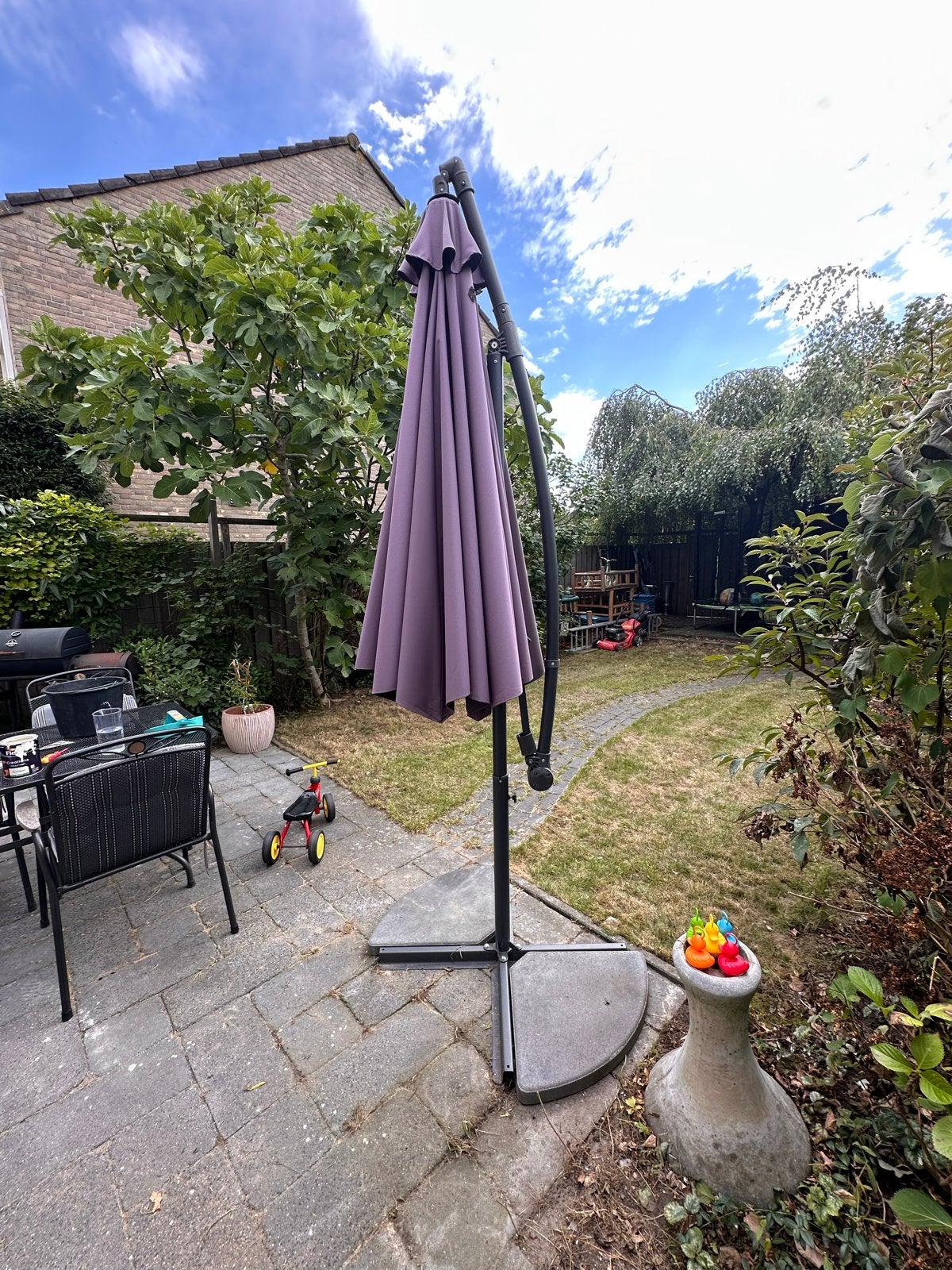 Zweefparasol met voet - antraciet/paars, Tuin en Terras, Ophalen, Gebruikt, Kantelbaar, 2 tot 3 meter