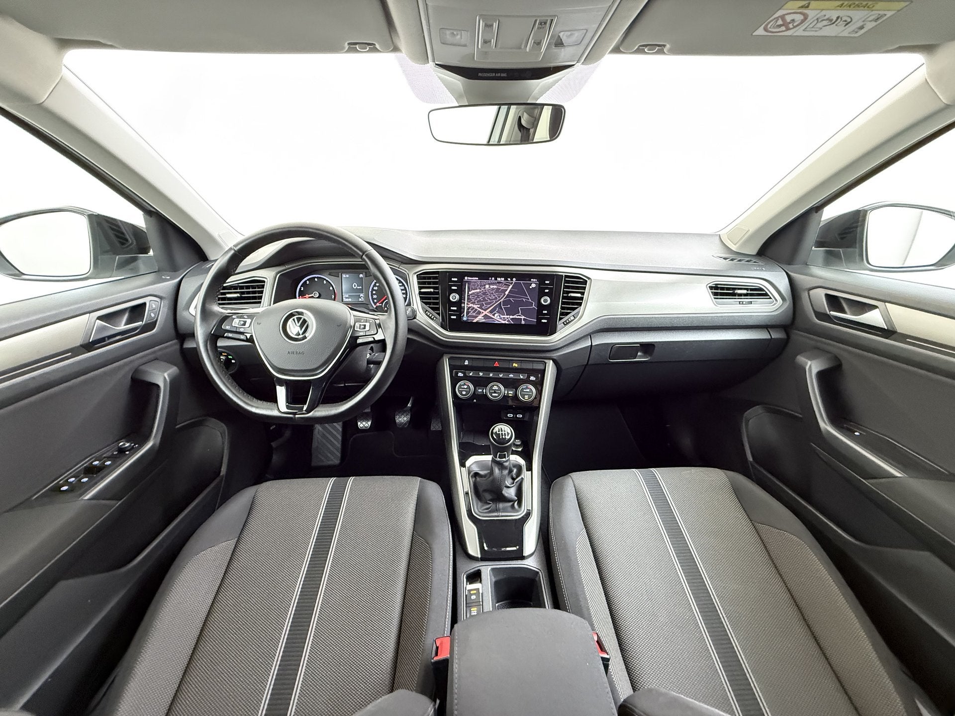 Volkswagen T-Roc 1.5TSI 150PK Sport Adap.Cruise Two Tone lak, Voorwielaandrijving, Dealer onderhouden, Stof, Gebruikt