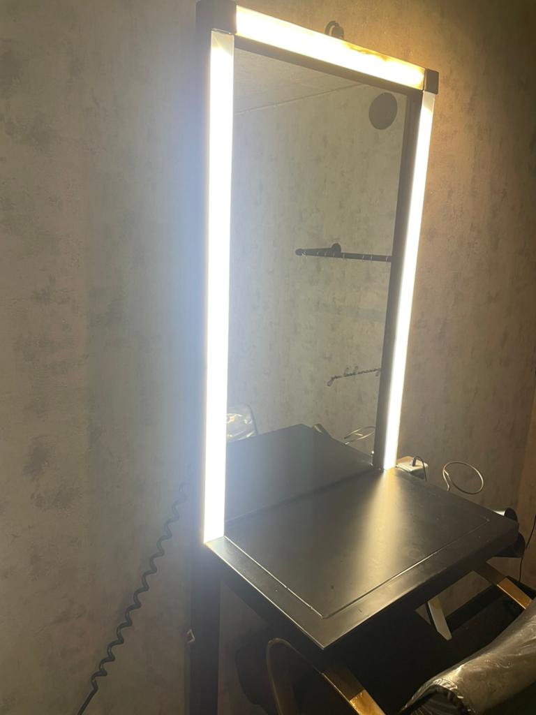 Kapper/make up tafel met licht 2 stuks en krukje, Ophalen, Zo goed als nieuw